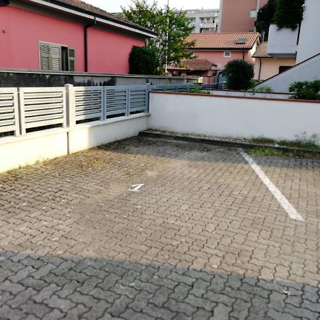 La Casa Dei Bebi Lägenhet Carrara Exteriör bild